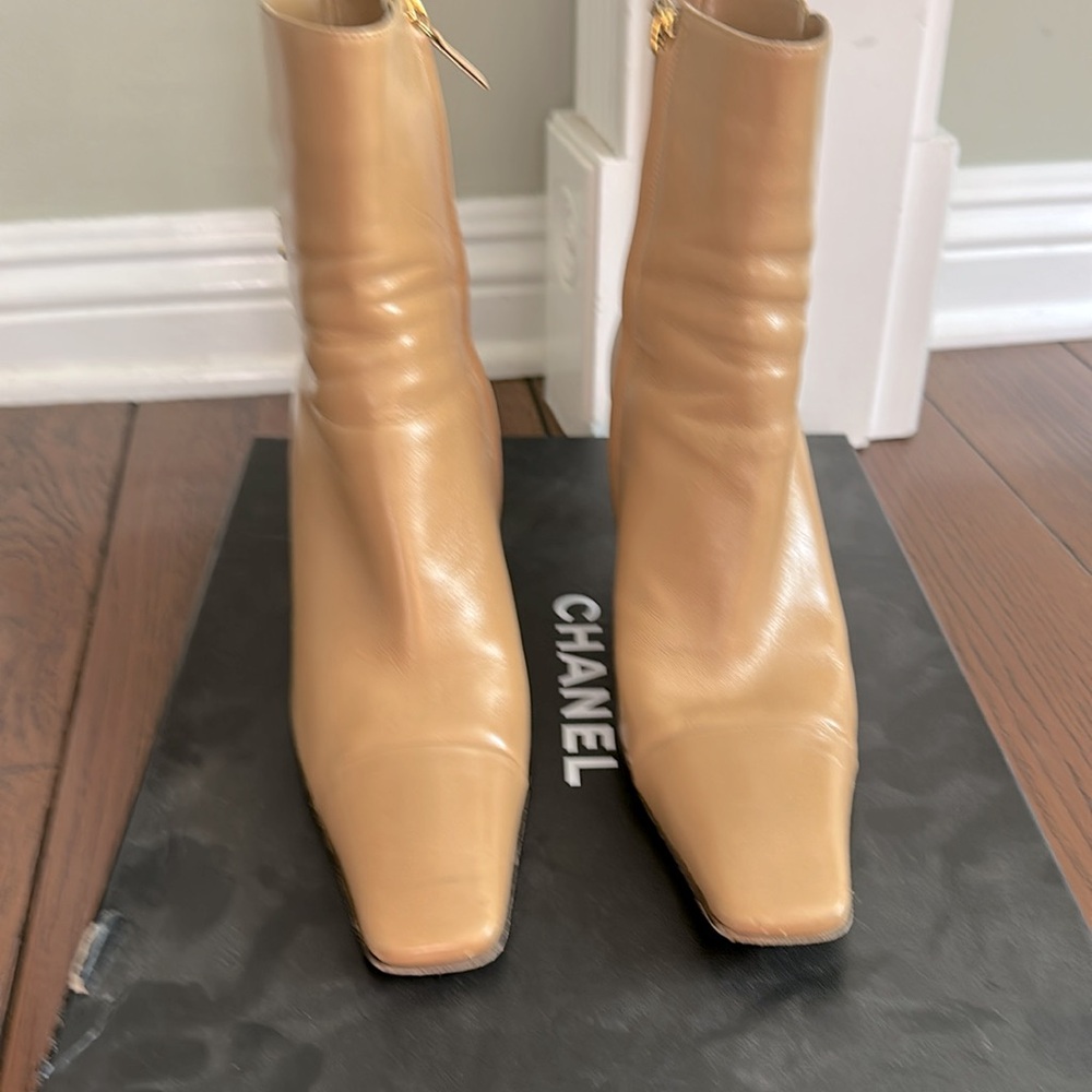 CHANEL VINTAGE BEIGE LEATHER GOLD
TONE CC LOGO ZIP ANKLE BOOTS
 (8.5/39) - Picture 3 of 11